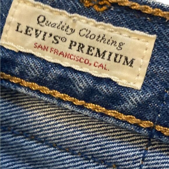 Levi’s Jean Hi rise jean Shorts Sz 30 - Picture 2 of 8